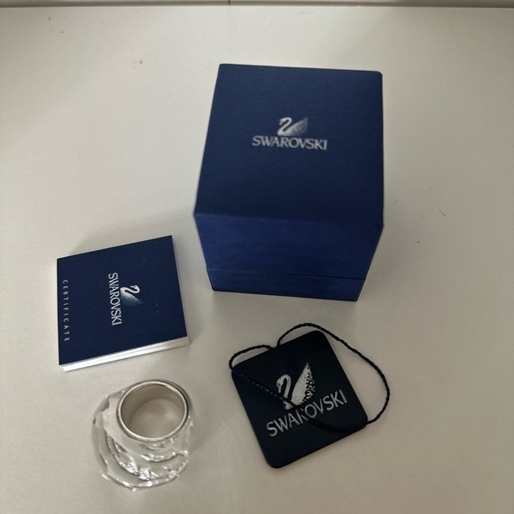Swarovski ring with original box and tags - Picture 4 of 11